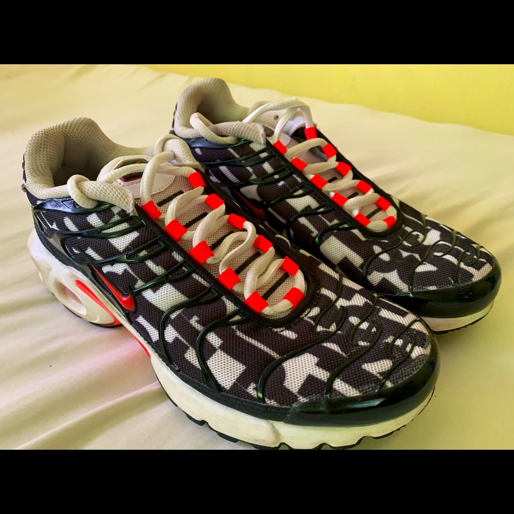 Nike Air maxes